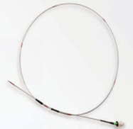 YS-T500超高溫光纖光柵溫度傳感器可進(jìn)行高達(dá)1000℃的超高溫測(cè)量，既可作為單點(diǎn)傳感器，也可以通過(guò)復(fù)用形成多點(diǎn)測(cè)溫傳感器陣列。該款溫度傳感器多運(yùn)用于航空航天高溫部件的溫度準(zhǔn)分布式測(cè)量，也可以用于工業(yè)高溫介質(zhì)爐等方面的高溫監(jiān)測(cè)。具有尺寸小，可彎曲，易于被測(cè)物緊密貼合；可復(fù)用程度高，引線簡(jiǎn)單；測(cè)溫點(diǎn)數(shù)、測(cè)溫間距等可靈活定制；超寬溫度測(cè)量范圍等特點(diǎn)。