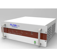 FS-2100光纖水聽(tīng)器信號(hào)解調(diào)儀也稱光纖水聽(tīng)器偵聽(tīng)主機(jī)，是光纖水聽(tīng)器偵聽(tīng)傳感系統(tǒng)的主要監(jiān)測(cè)設(shè)備之一，通過(guò)高靈敏度的光學(xué)相干檢測(cè)將水聲震動(dòng)轉(zhuǎn)換成光信號(hào), 通過(guò)光纖傳到信號(hào)處理系統(tǒng)提取聲信號(hào)的信息。解調(diào)算法是信號(hào)解調(diào)的重中之重，采用多種解調(diào)算法相結(jié)合，比如相位生成載波(phase generated carrier, PGC)法、 3× 3耦合器法、 外差法等。